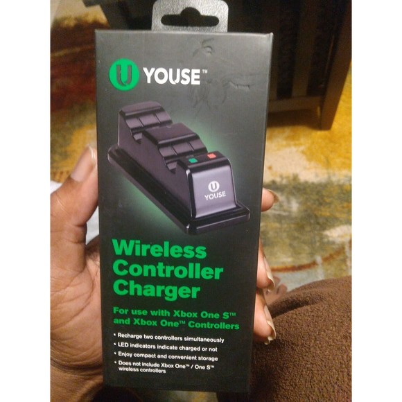 U-YOUSE Wireless Controller Charger for the Xbox One - Picture 1 of 2